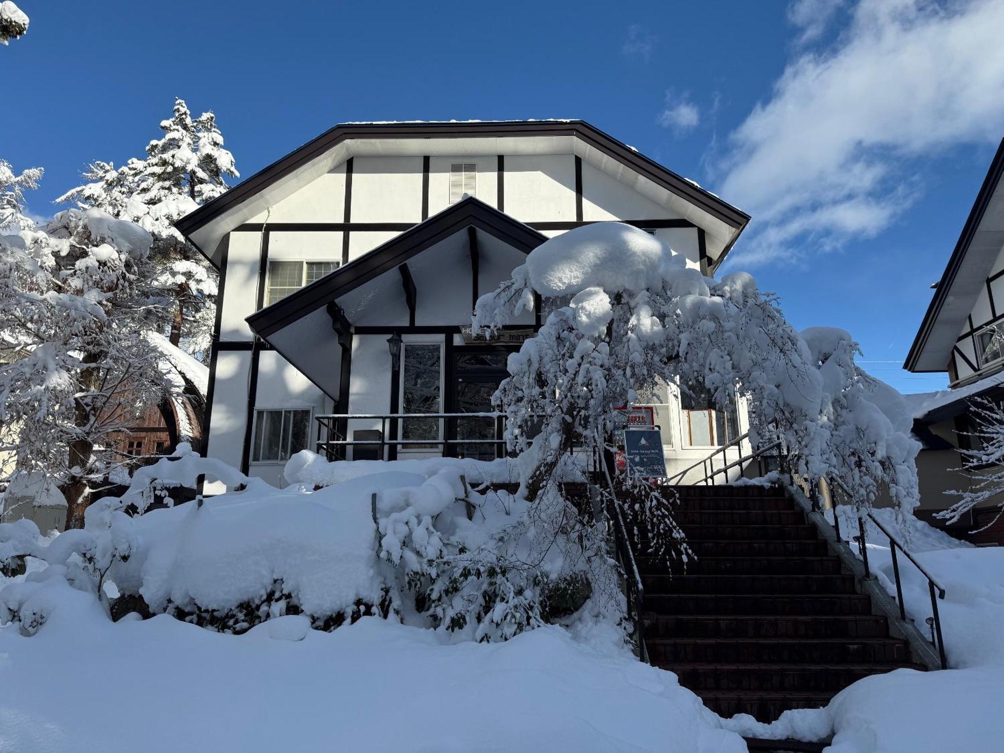 Hotel Sejour Mint In Hakuba Dış mekan fotoğraf