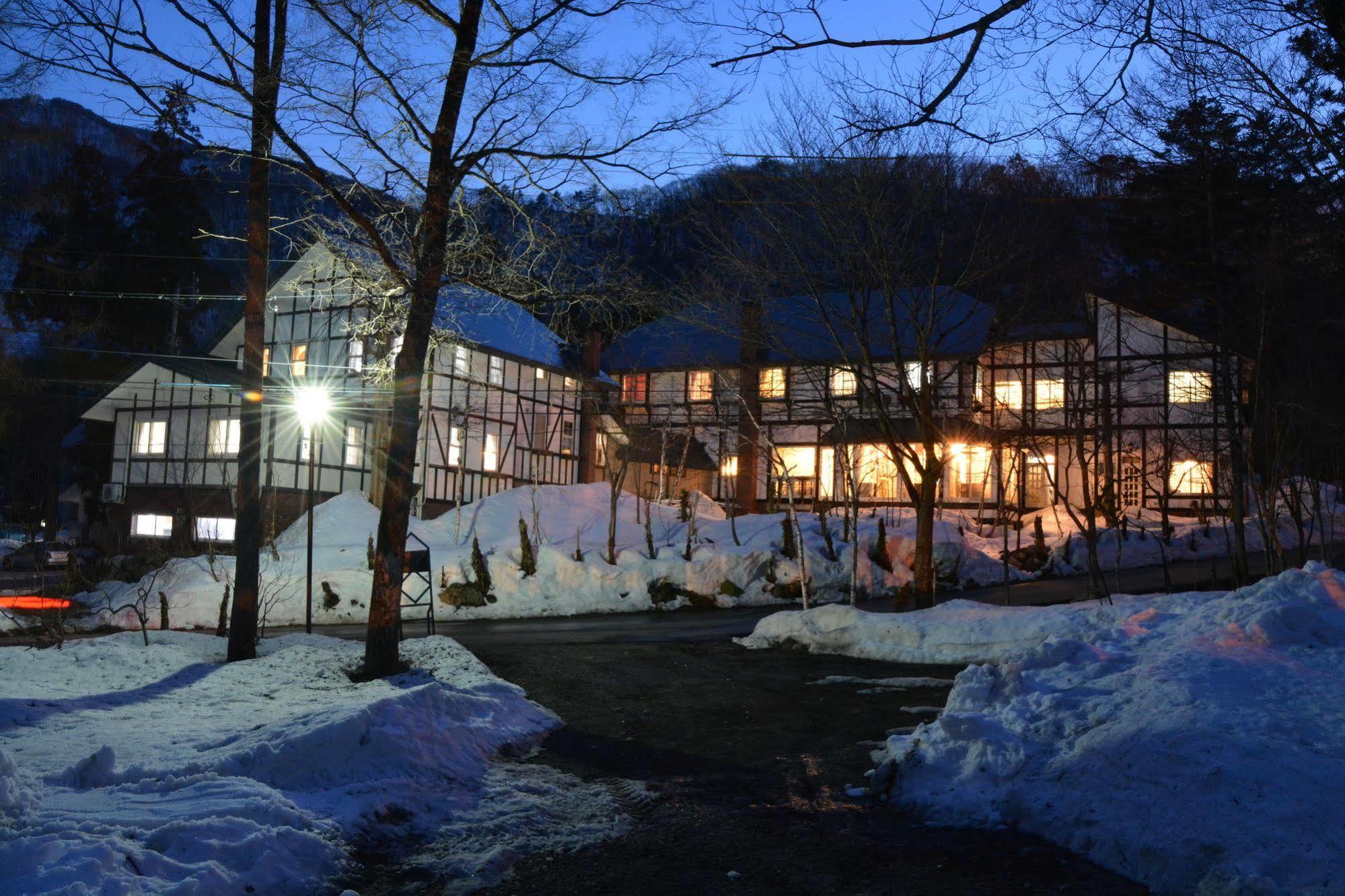 Hotel Sejour Mint In Hakuba Dış mekan fotoğraf